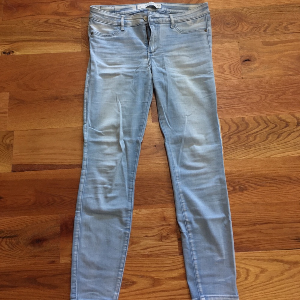 ABERCROMBIE & FITCH Light Bleached Skinny Jeans